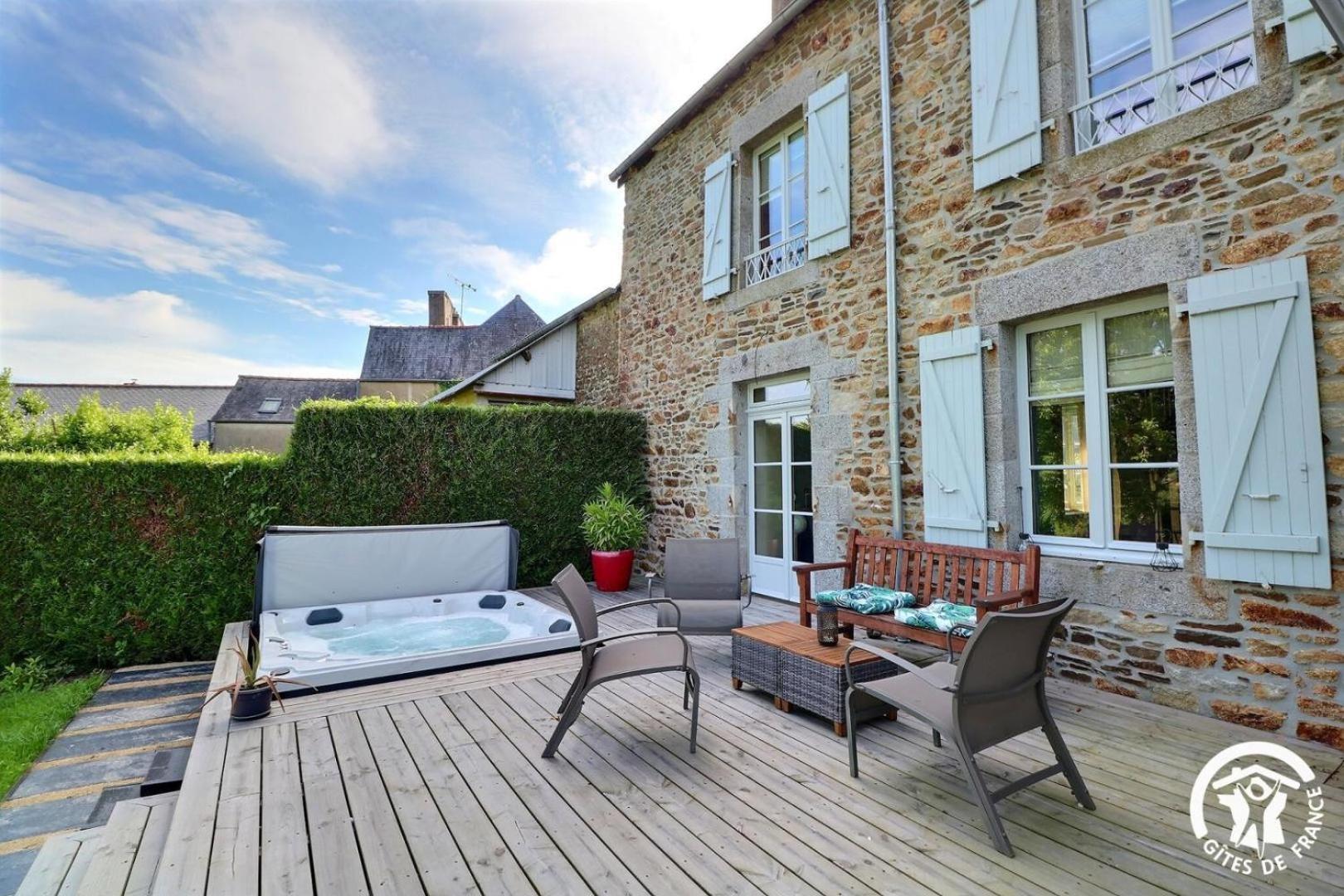 Bazouges-la-Pérouse Le Jardin De Quercus Bed & Breakfast エクステリア 写真